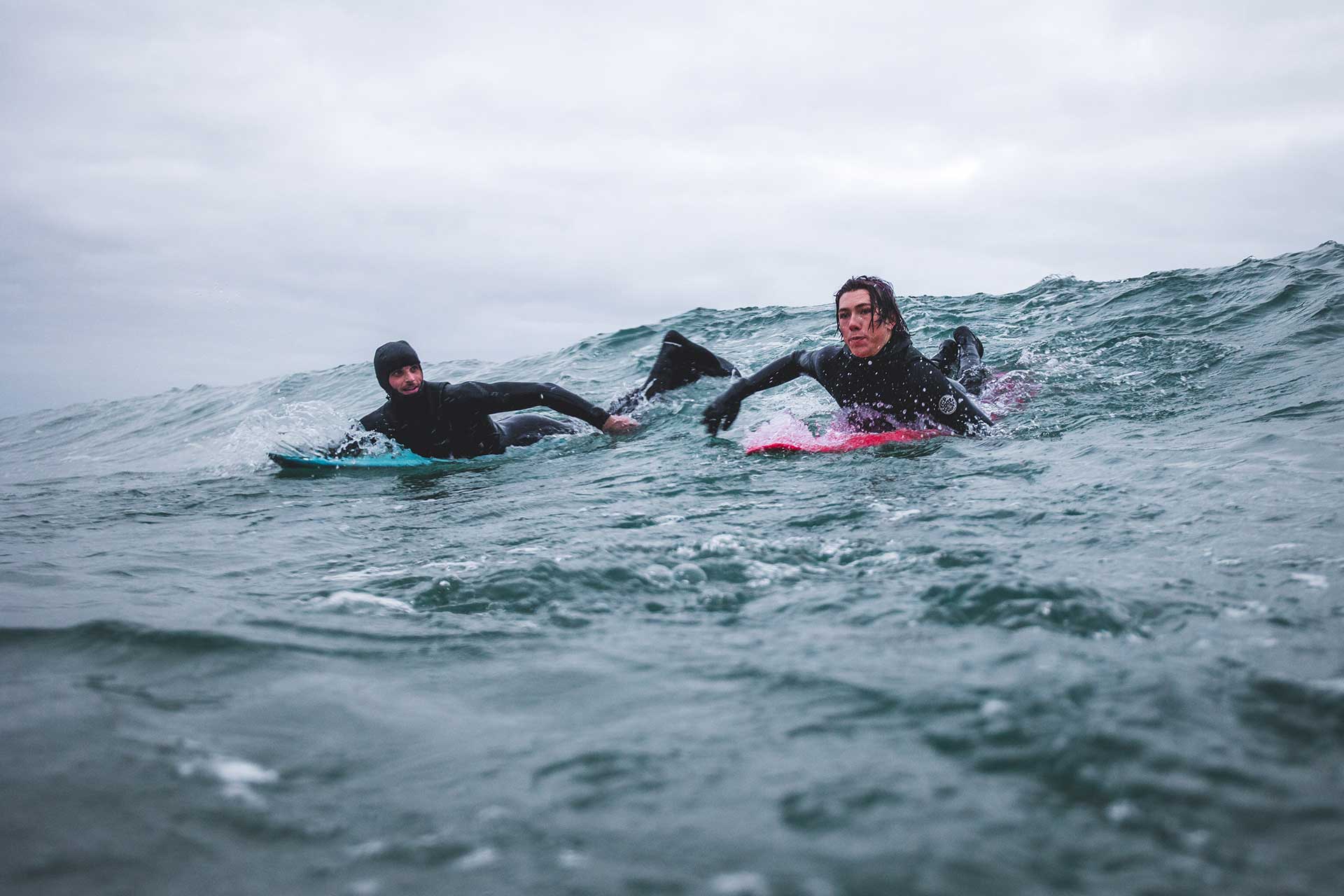 ENSTA Bretagne : étudiants de la Yetishape qui surfent 