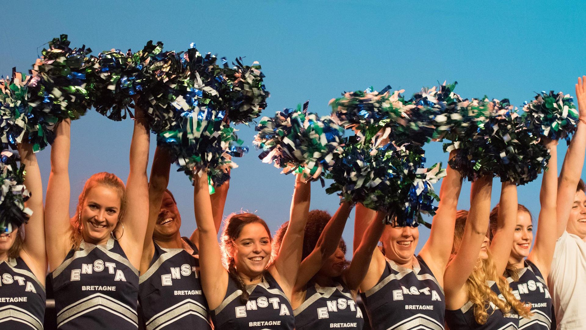 ENSTA Bretagne : pom pom girls - cheerleaders