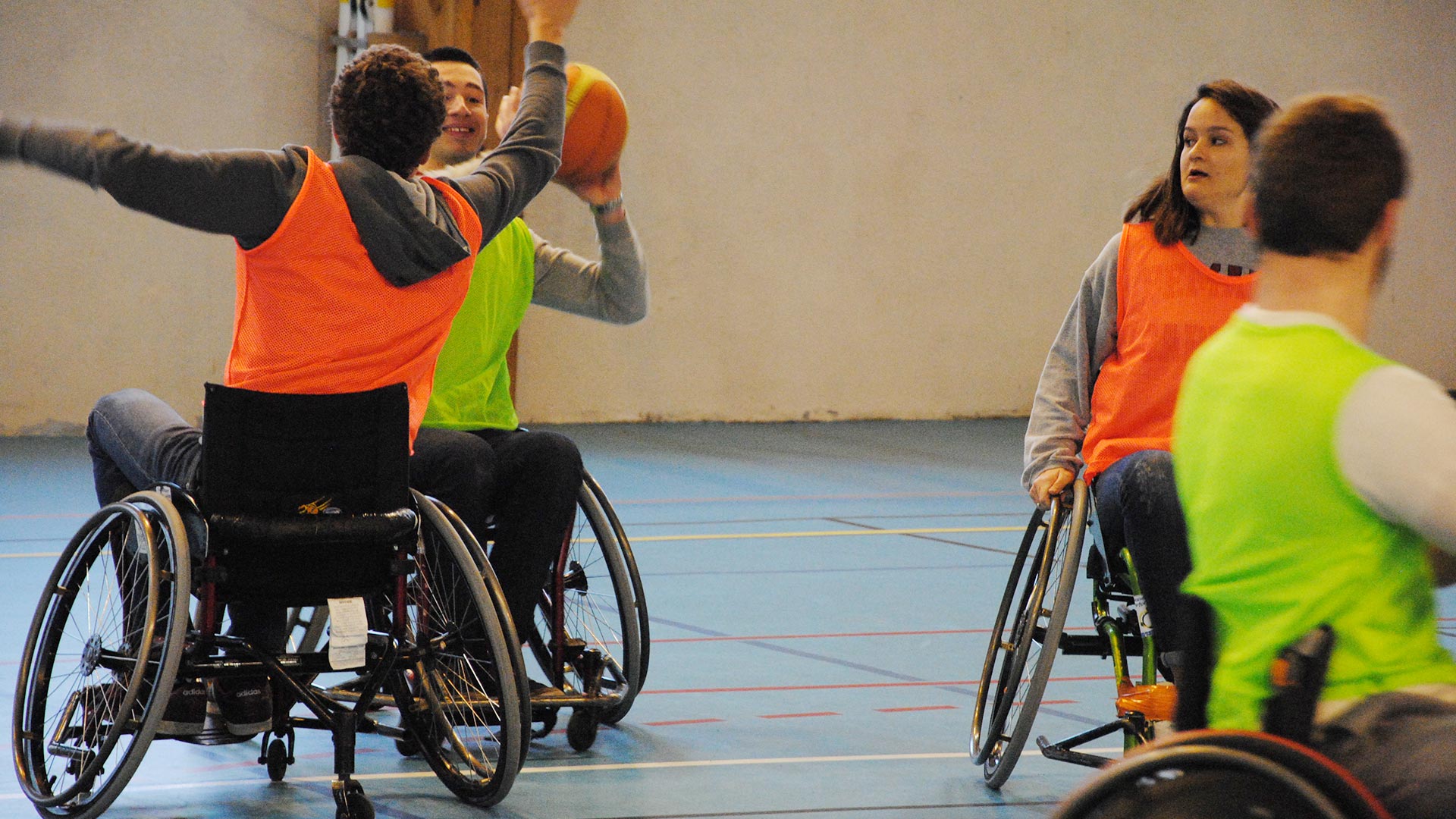 ENSTA Bretagne : ateliers de sensibilisation aux handicaps, basket fauteuil handisport