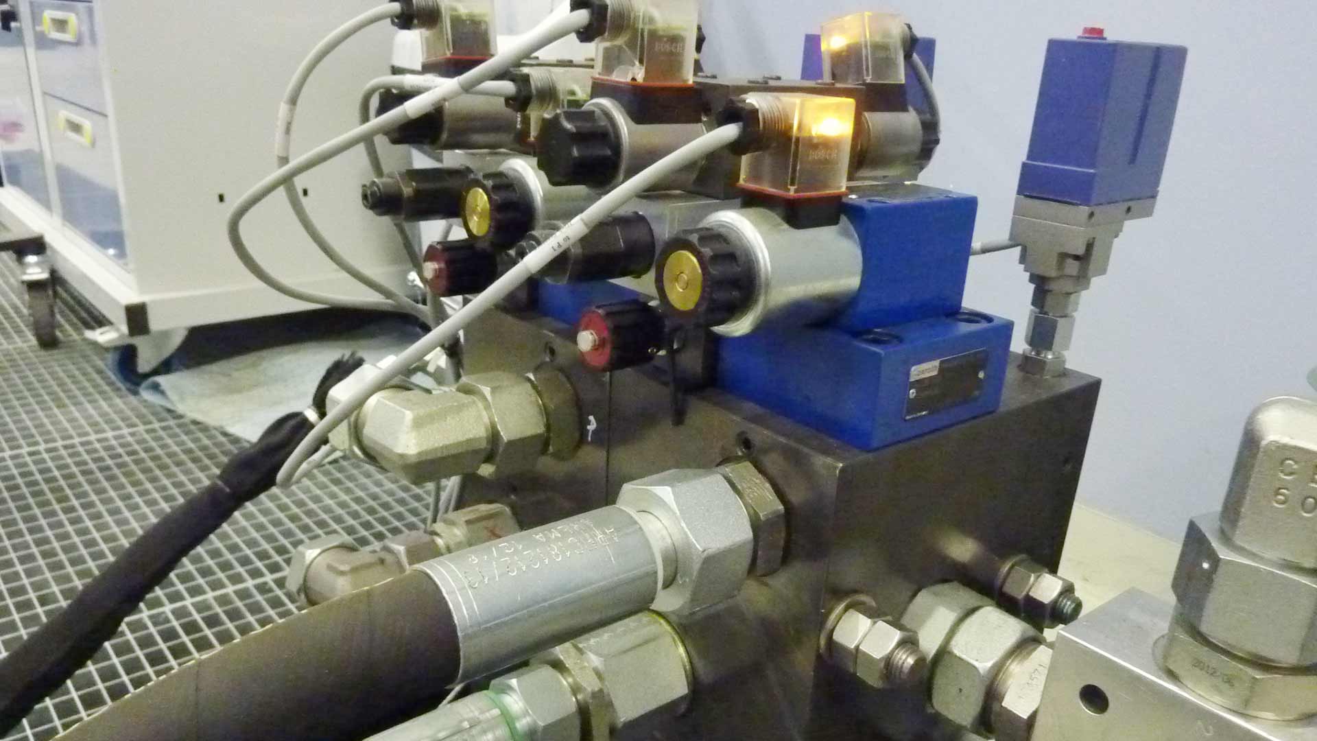 régulation de débit à 3 voies [Hydraulique : De la mécanique des fluides à  la transmission de Puissance]