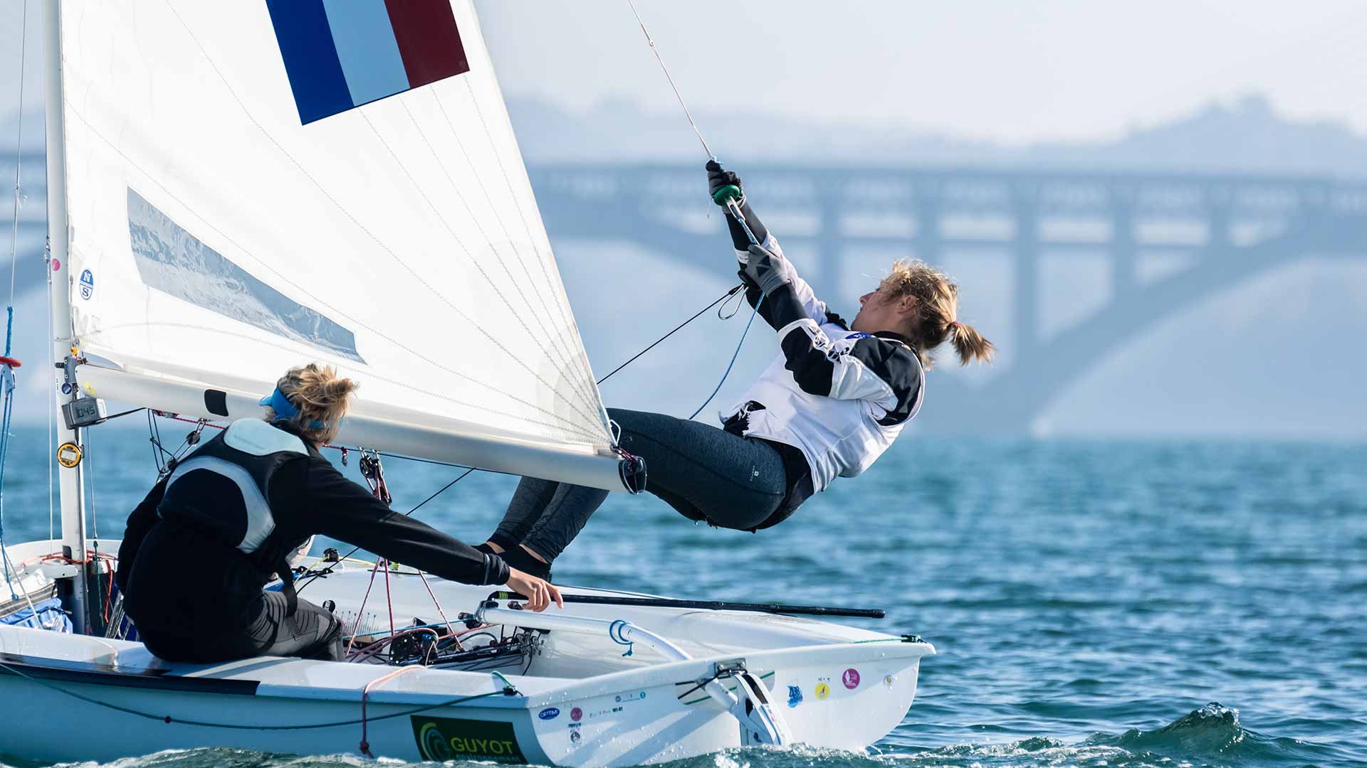 ENSTA Bretagne : Charlotte et Colombe en régate