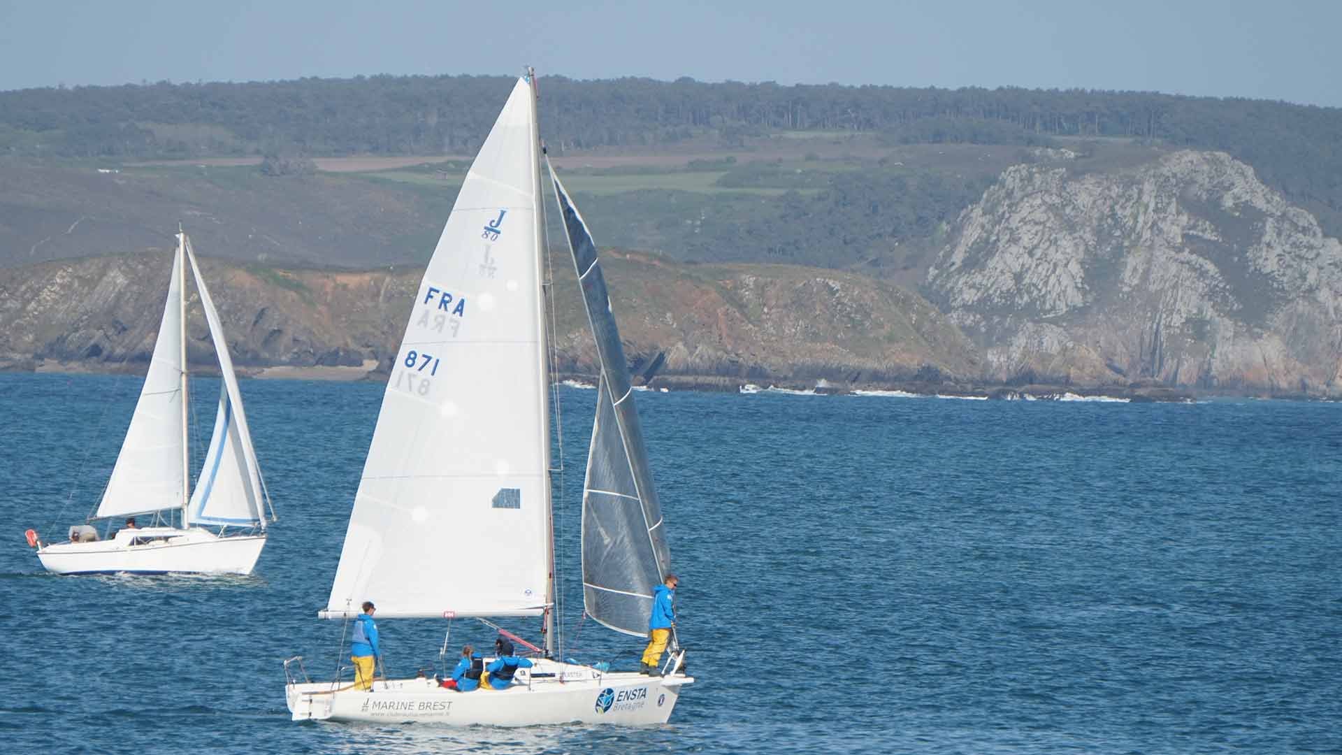 ENSTA Bretagne Sailing Team : régate
