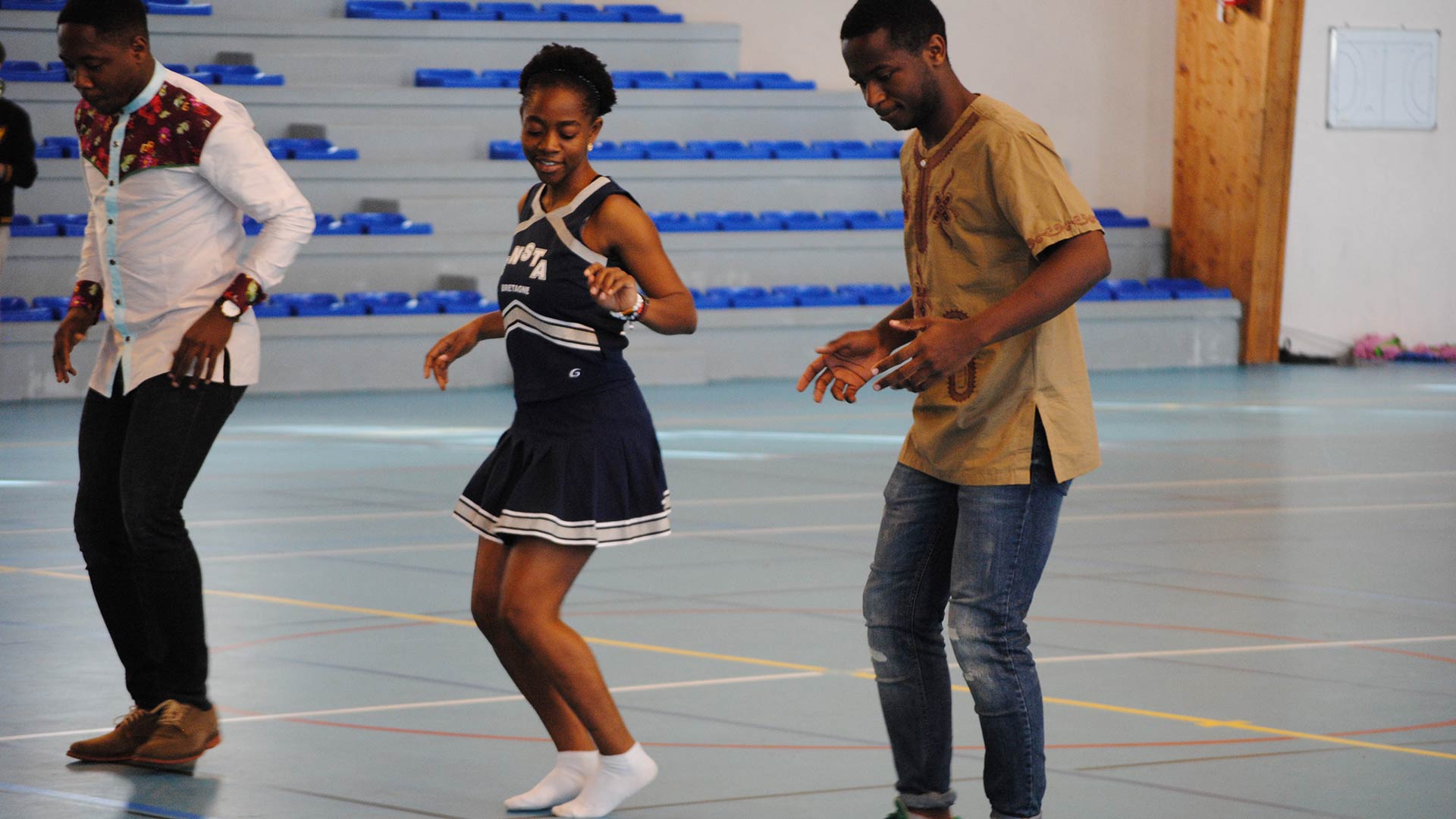 ENSTA Bretagne : démonstration de danse traditionnelle