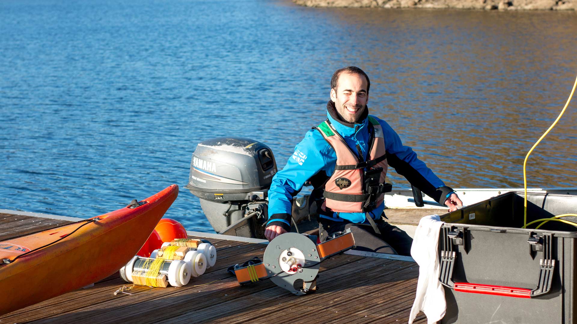 ENSTA Bretagne : Thomas, docteur en robotique, test un robot autonome sous-marin capable de se déplacer grâce à la force des courants marins