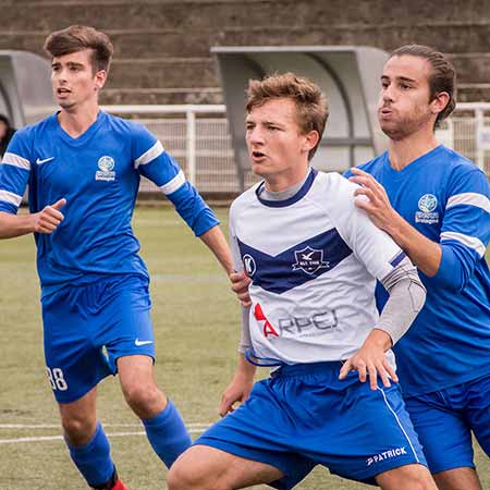 Equipe de football masculin de l'ENSTA Bretagne lors d'un match