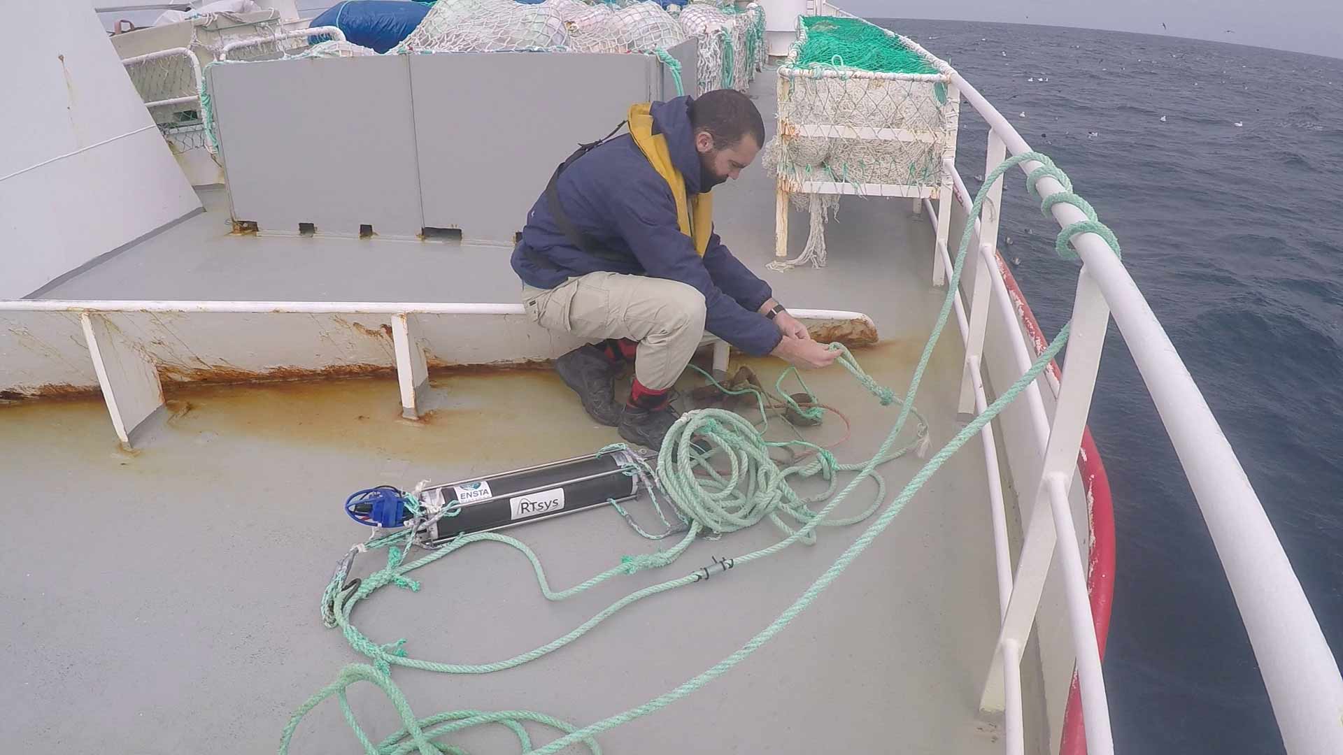 ENSTA Bretagne : Installation d'une ligne de pêche sur un palangrier