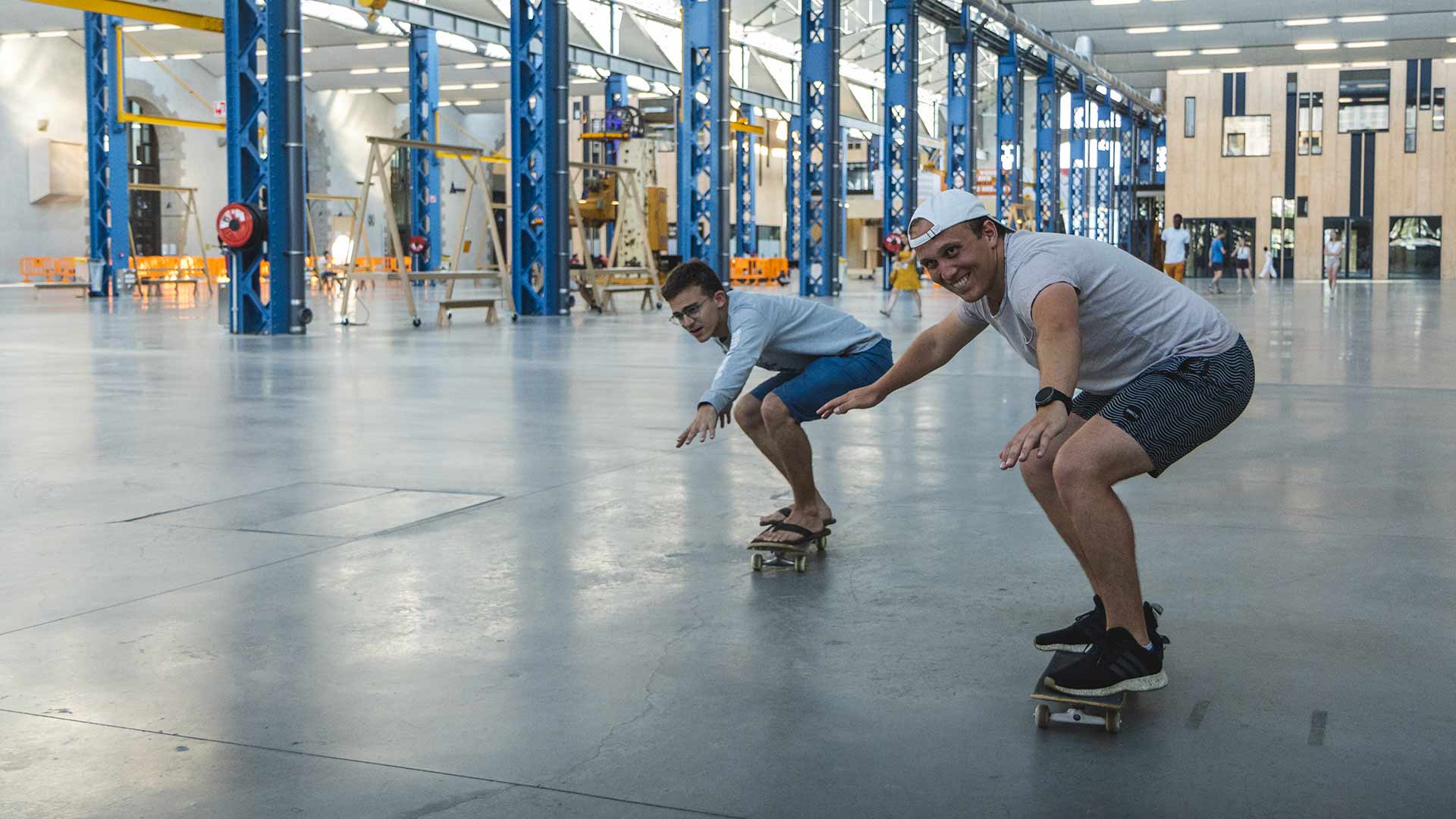 ENSTA Bretagne : pratique du skate dans les Ateliers des Capucins à Brest