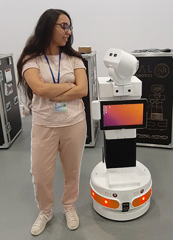 ENSTA Bretagne : Maha et le robot