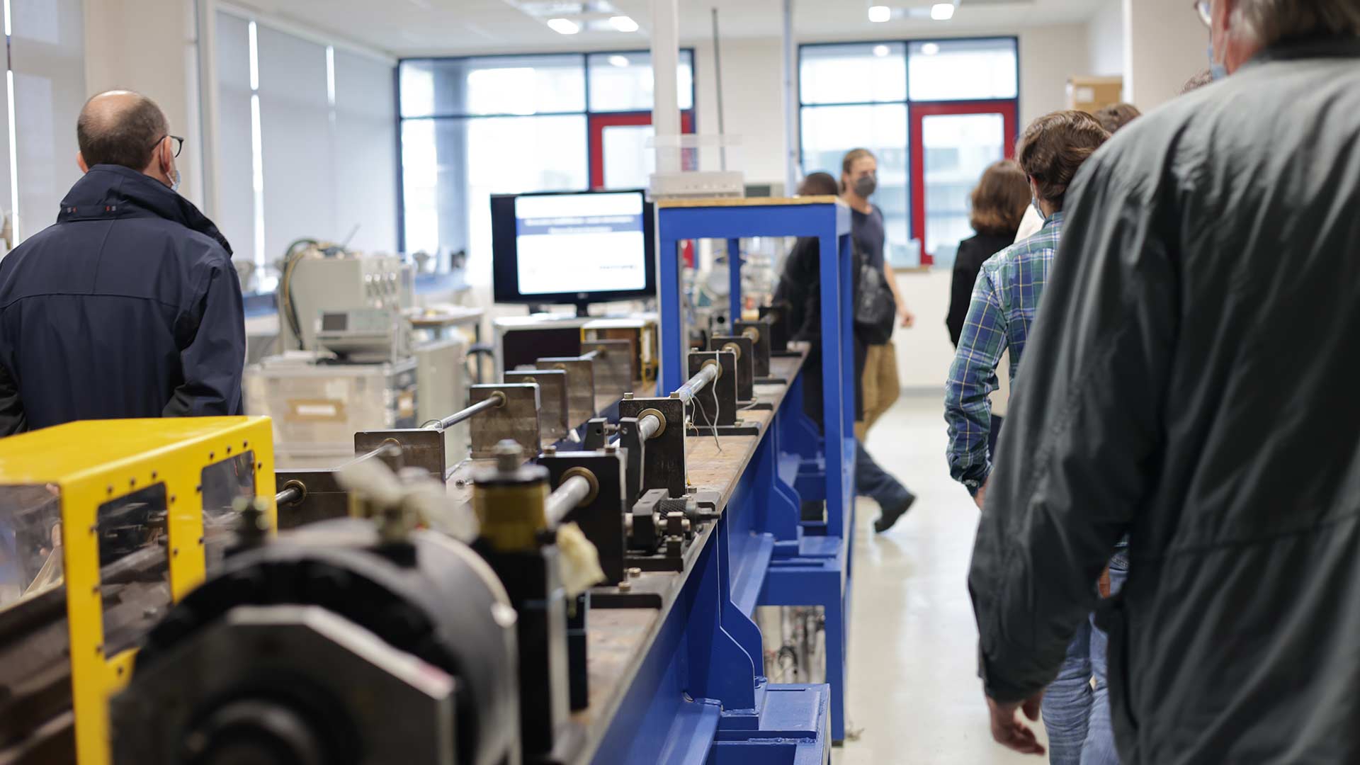 ENSTA Bretagne : visite de la salle des barres et du plateau dynamique de Masmeca