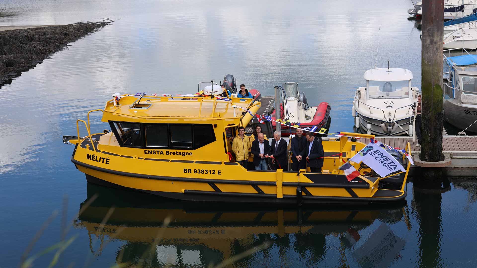 ENSTA Bretagne : coupe du ruban pour le baptême de la vedette hydrographique Mélité