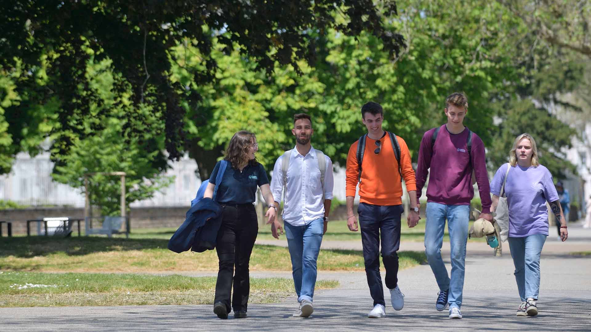 ENSTA Bretagne : groupe d'étudiants dans Brest