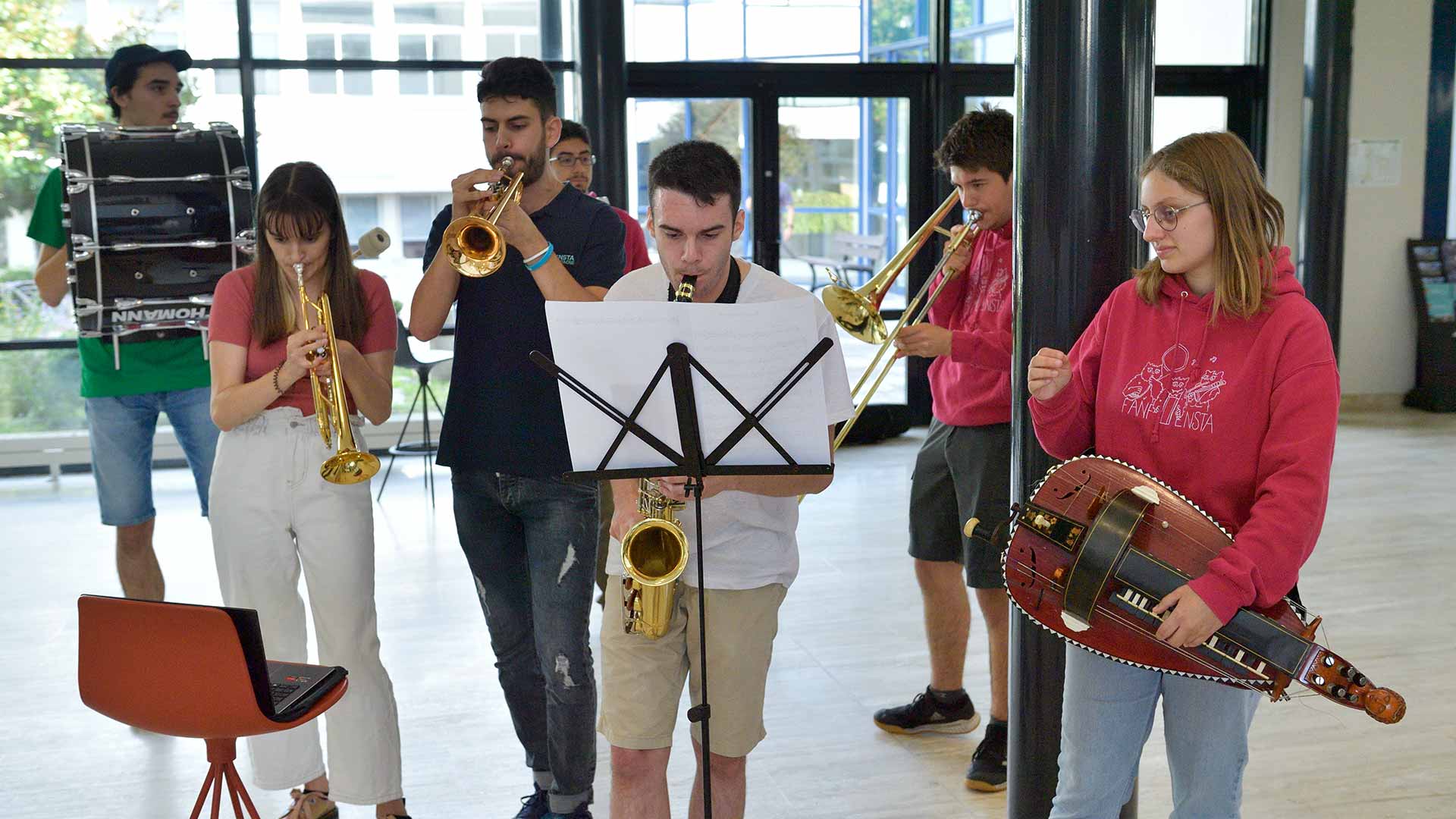 ENSTA Bretagne : étudiants du club Fanfare