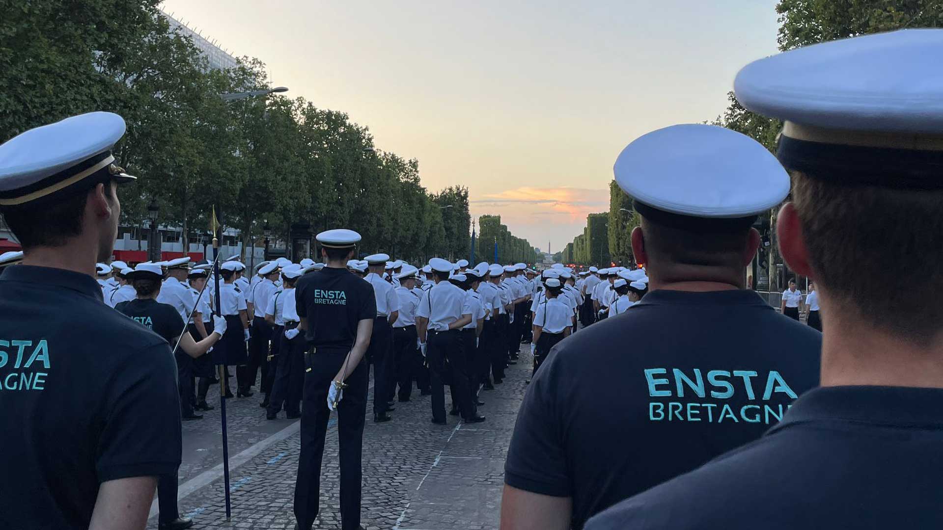 ENSTA Bretagne : Répétions du défilé du 14 juillet sur les Champs Elysées