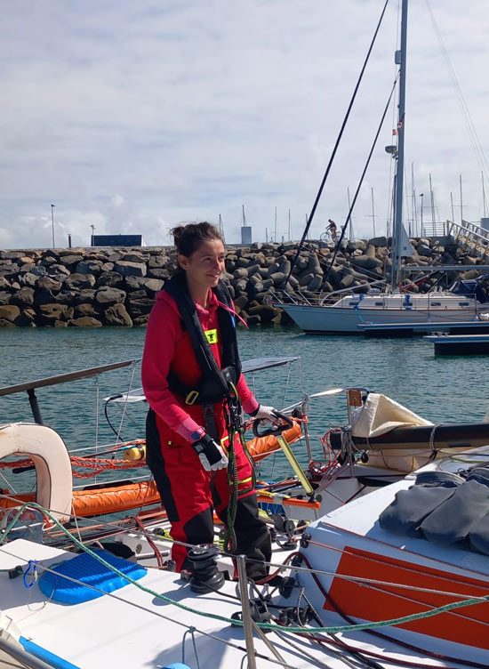 ENSTA Bretagne ; Pauline, architecte navale se prépare pour la mini-transat