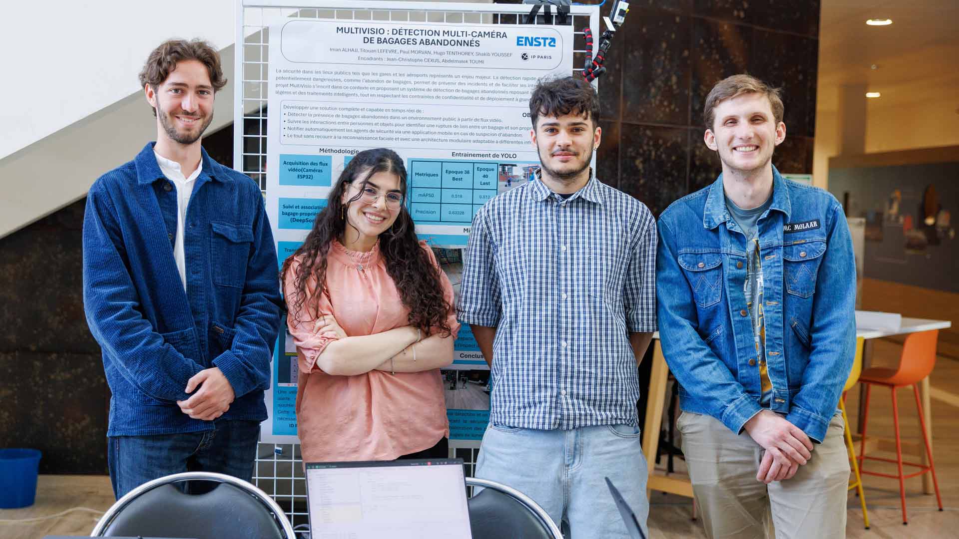4 élèves-ingénieurs présentent leurs travaux