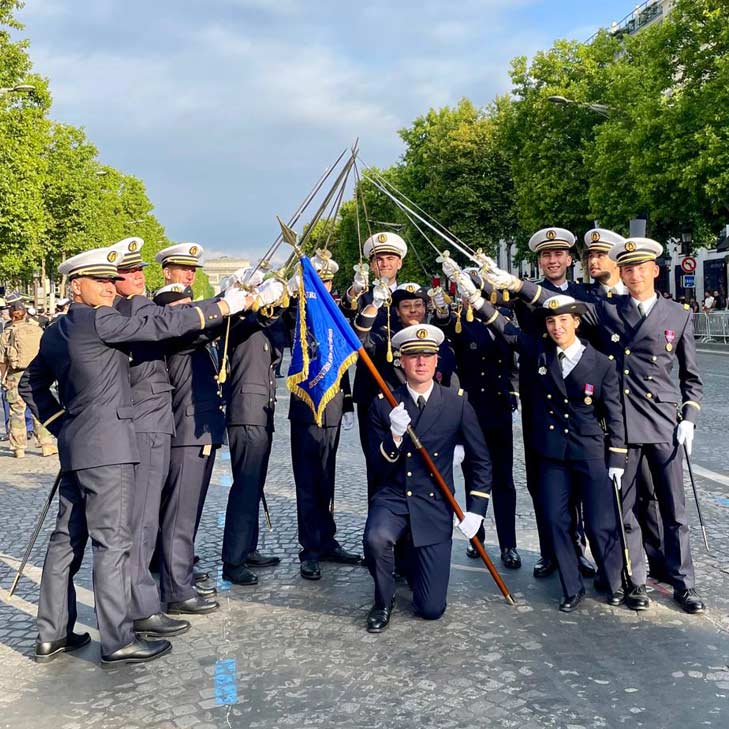 Des élèves IETA avant le défilé du 14 juillet 2025