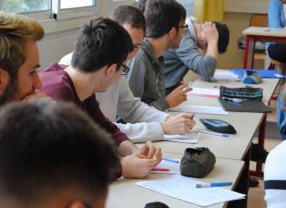 ENSTA Bretagne : Travail de classe en groupe