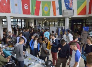 ENSTA Bretagne : présentation des clubs et associations étudiants à la rentrée aux nouveaux étudiants ingénieurs
