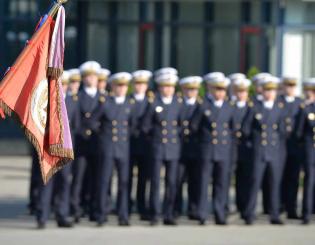 ENSTA Bretagne : Cérémonie du Fanion pour les Ingénieurs des Etudes et Techniques de l'Armement (IETA)