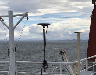 Antenne sur Marion Dufresne (avril 2022 au large des iles Kerguelen)