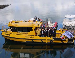 ENSTA Bretagne : coupe du ruban pour le baptême de la vedette hydrographique Mélité