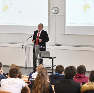 ENSTA Bretagne : conférence "les lanceurs Ariane"