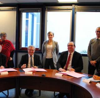 Signature de la lettre d'engagement contre les violences faites aux femmes