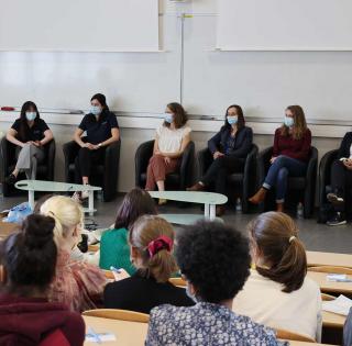 ENSTA Bretagne : table ronde en présence d'ingénieures et apprenties ingénieures