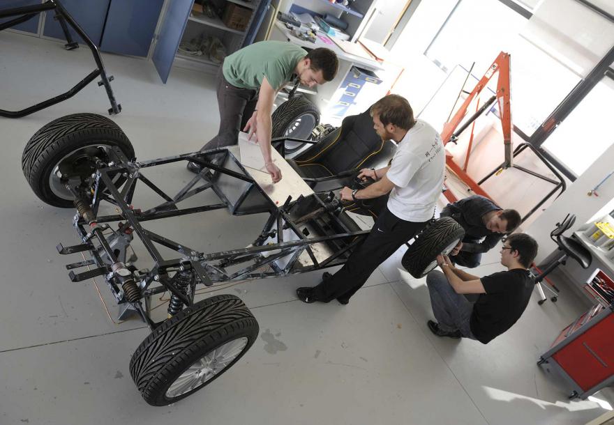 ENSTA Bretagne : projets étudiants ingénierie automobile