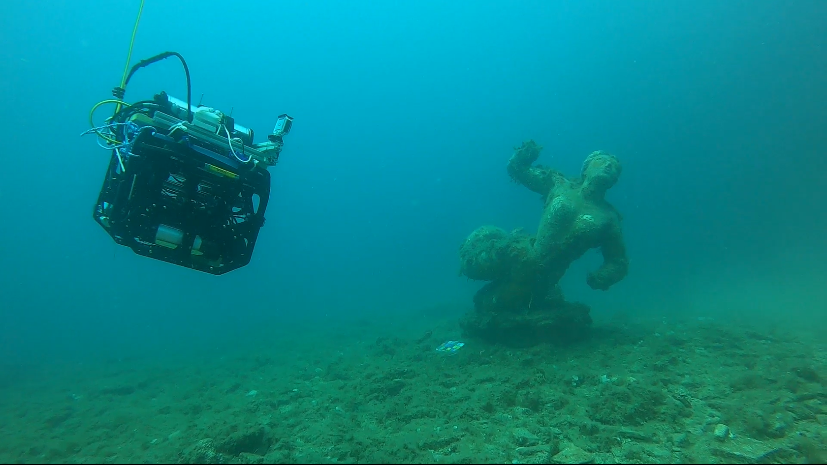 ROV scanning a sculpture
